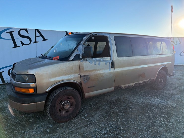 2005-chevrolet-express-3500-image-1