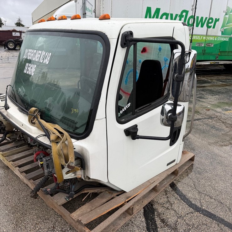#1677 • 2012 Freightliner M2 Cab