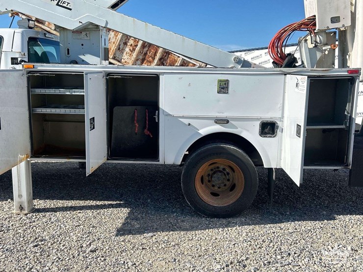 2016-ford-f550-image-19