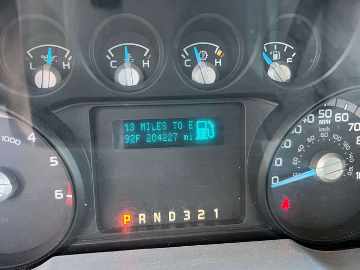 2015-ford-f550-image-12