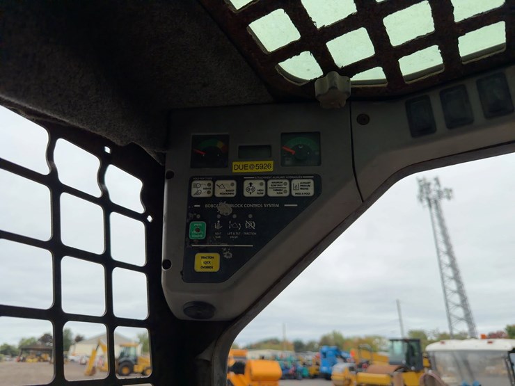 2006-bobcat-s300-image-18