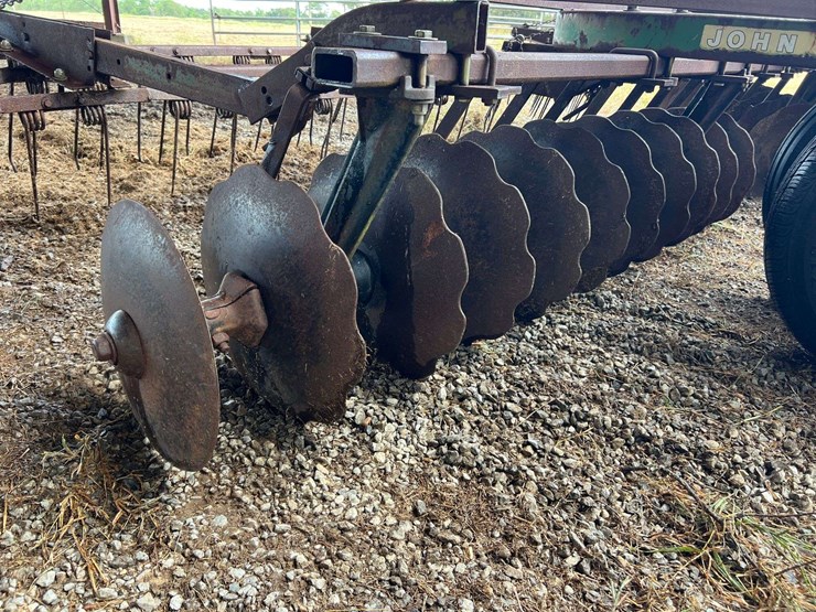 john-deere-210-image-23