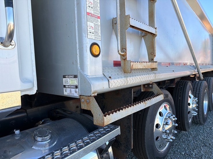 2018-western-star-4700-image-14