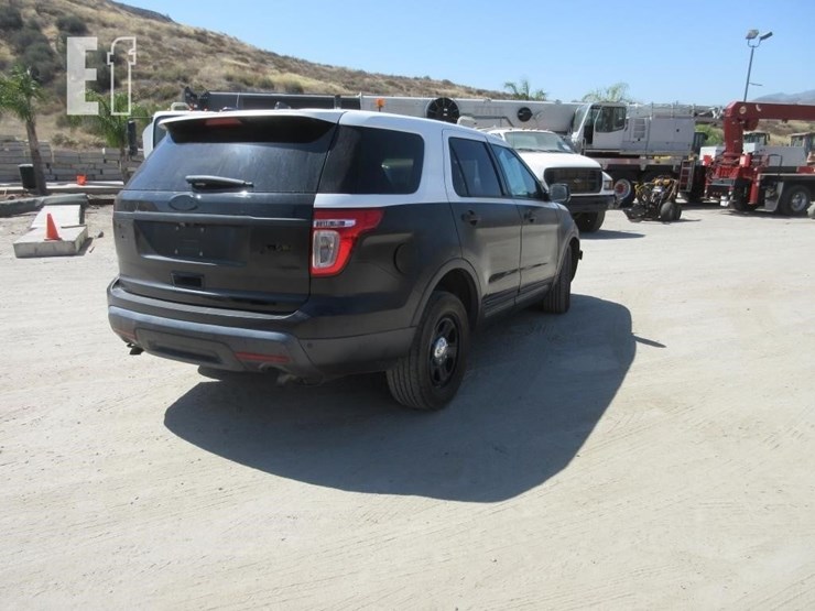 2015-ford-explorer-image-3