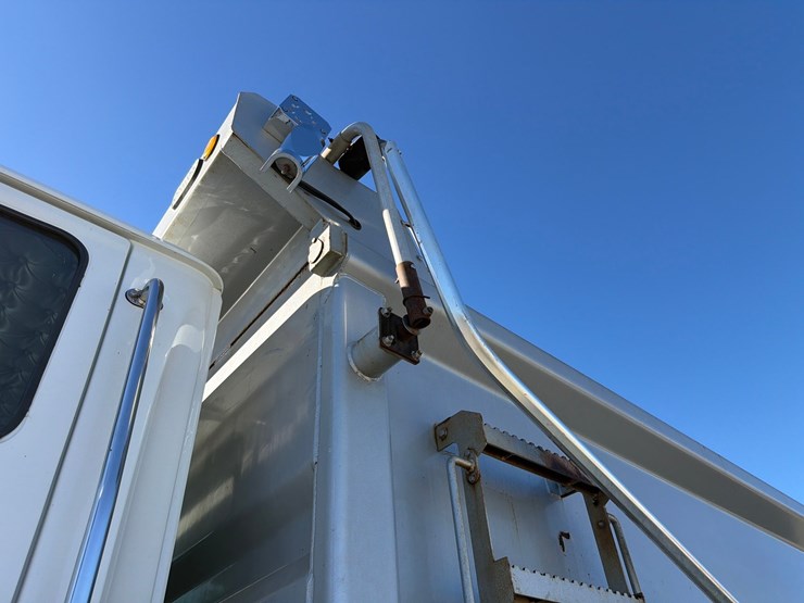 2018-western-star-4700-image-15