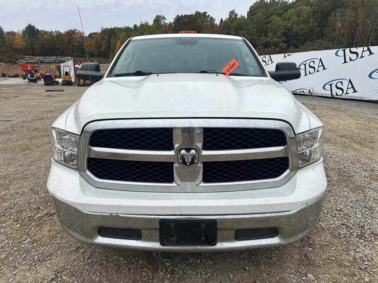 2019-ram-1500-classic-image-8