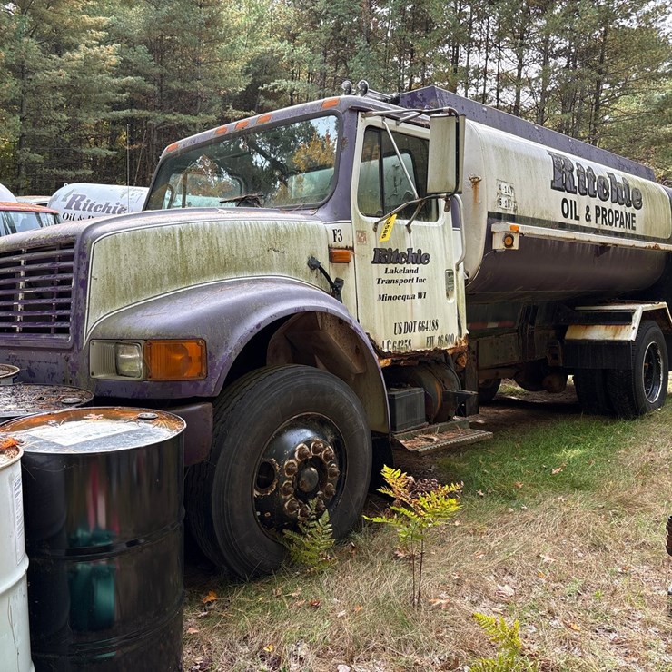 INTERNATIONAL 4900