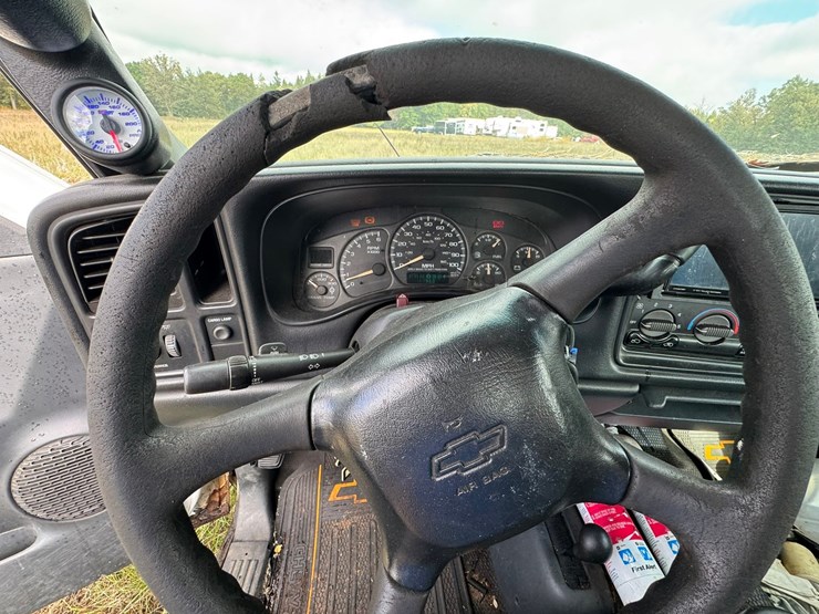 2002-chevrolet-2500-image-35