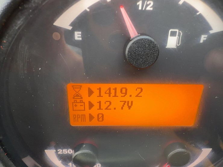 2011-caterpillar-tl943-image-18