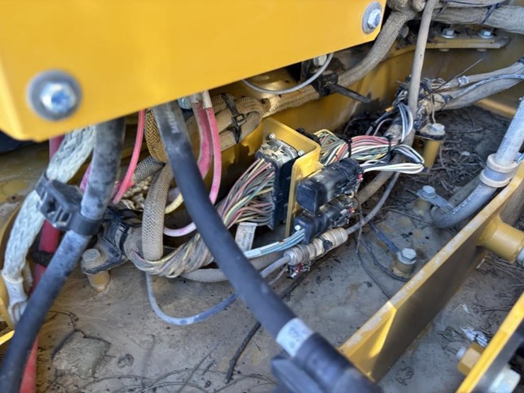 2020-caterpillar-313flgc-image-47