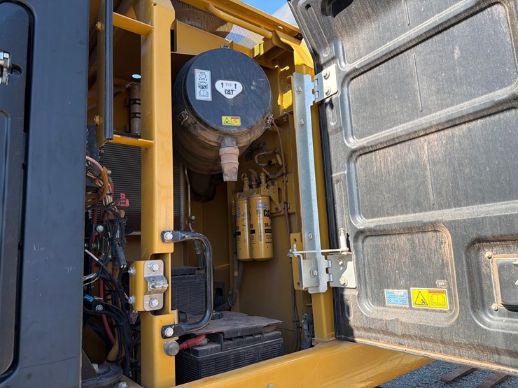 2013-caterpillar-c9-image-12