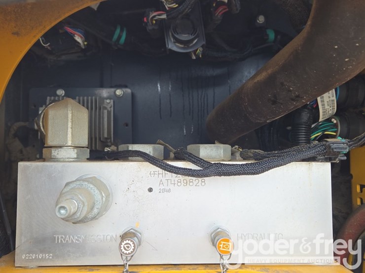 2021-deere-750l-lgp-image-34