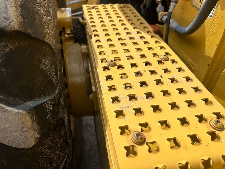 2008-caterpillar-140m-vhp-plus-image-65