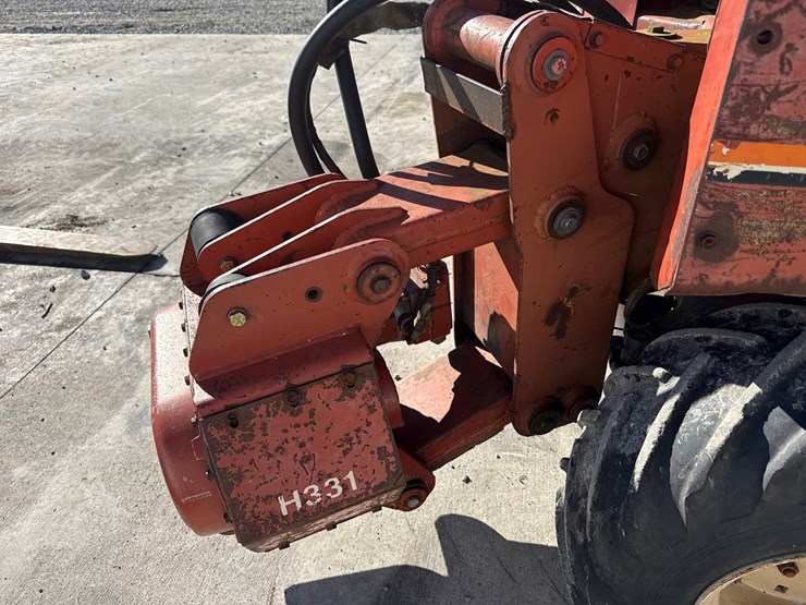 ditch-witch-350sx-image-38