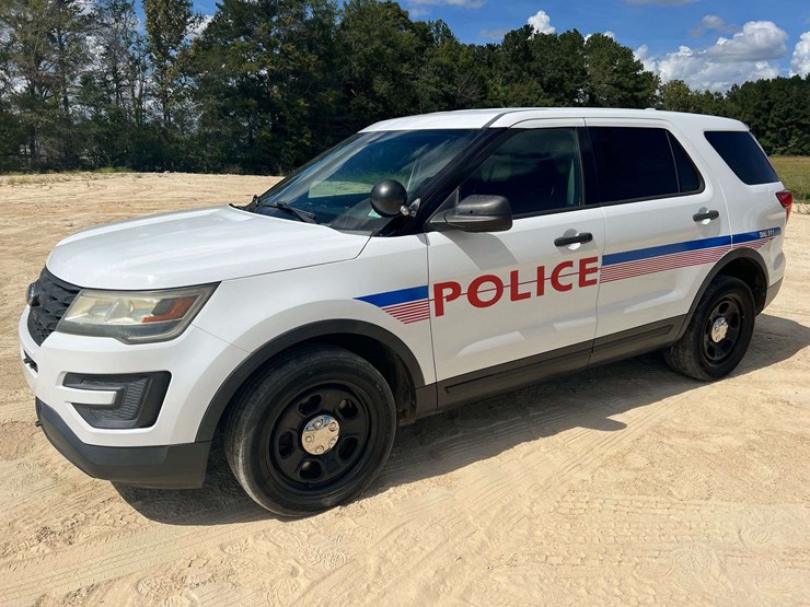 2016-ford-explorer-image-1
