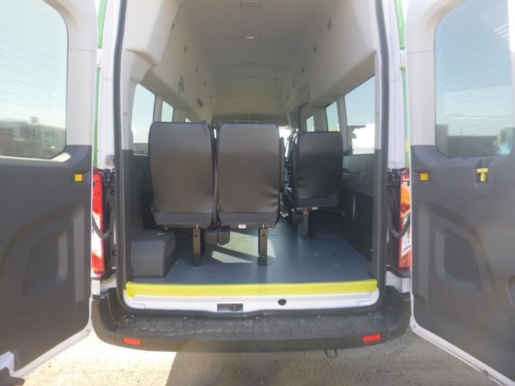 2022-ford-e450-image-6