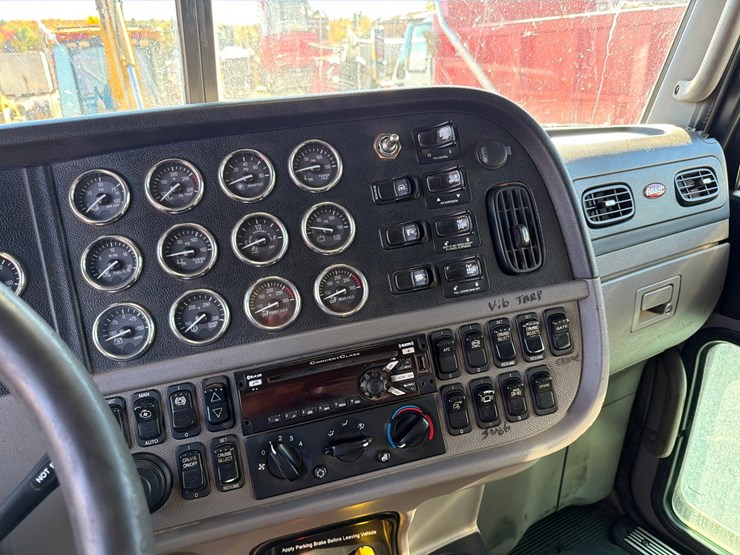 2019-peterbilt-367-image-63