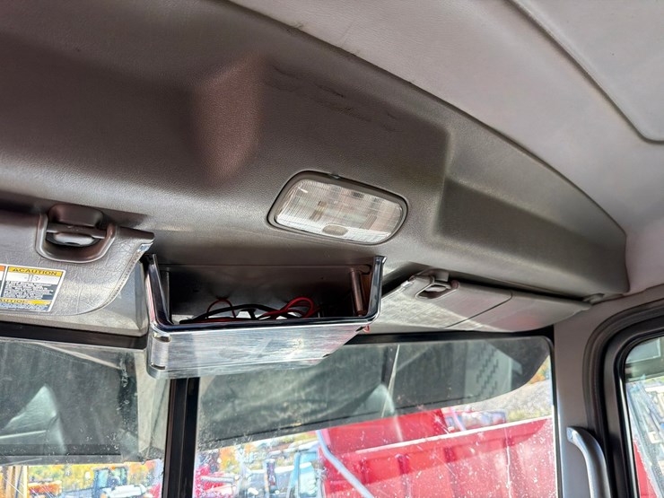 2019-peterbilt-367-image-65