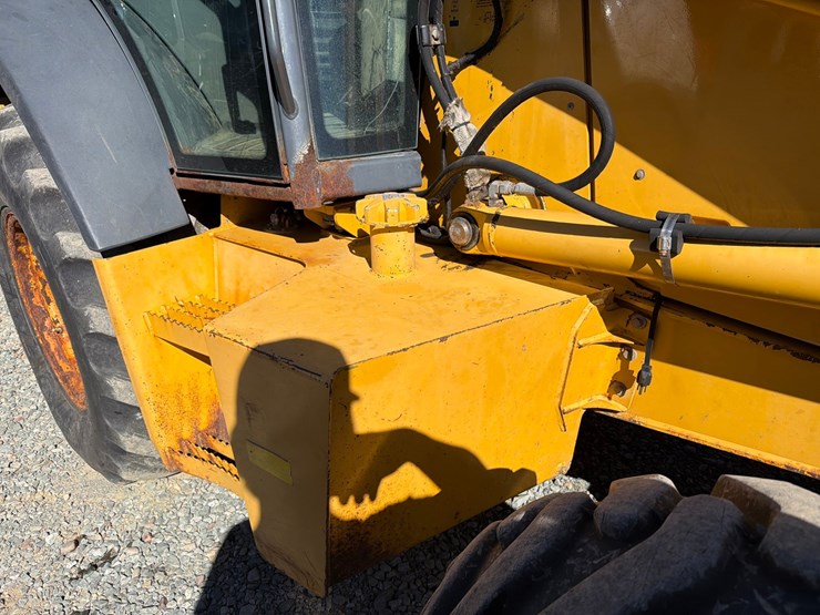 2005-deere-310sg-image-42