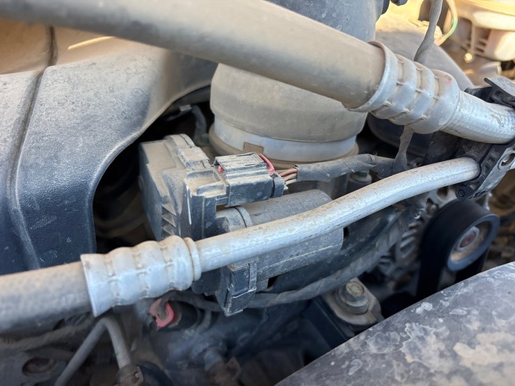 2019-ram-1500-classic-image-35