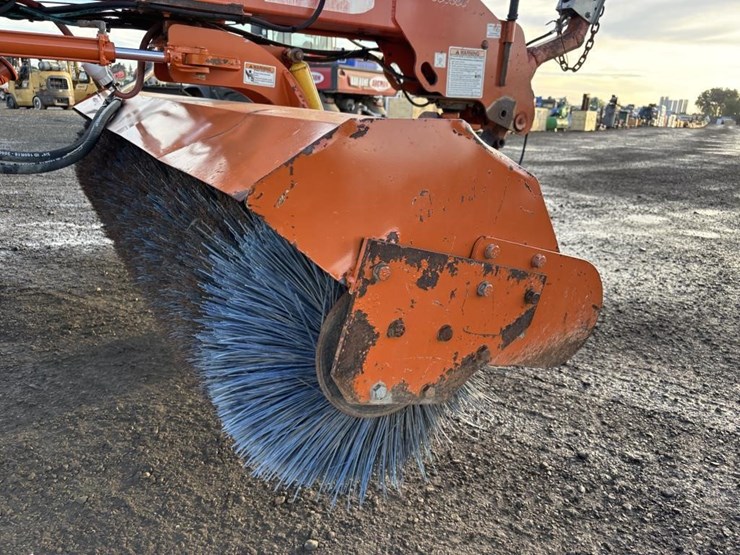 2014-broce-bb250b-image-9