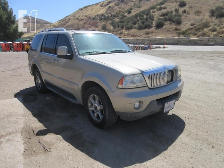 2005-lincoln-aviator-image-2