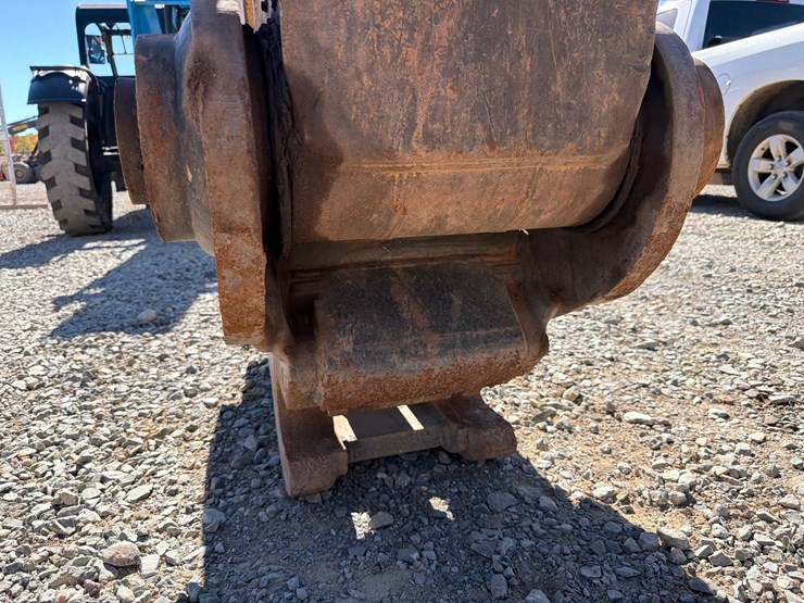 2013-caterpillar-c9-image-87