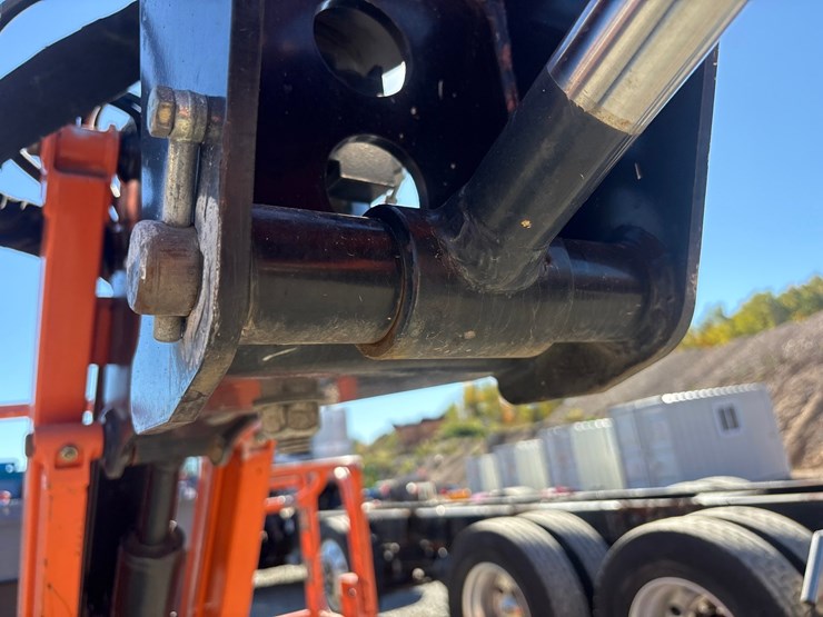 2013-jlg-m600jp-image-28