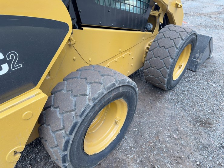 2013-caterpillar-262c2-image-12