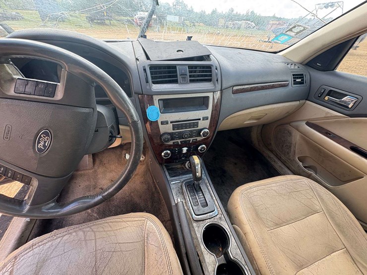 2010-ford-fusion-4-door-sedan-(215,818-miles)-image-11