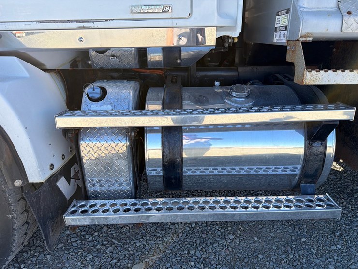 2018-western-star-4700-image-13