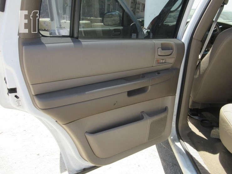 2001-dodge-durango-image-12