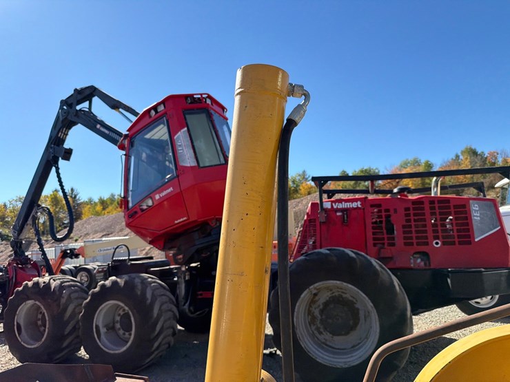 2005-deere-310sg-image-15