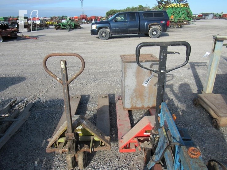 pallet-jacks-image-1