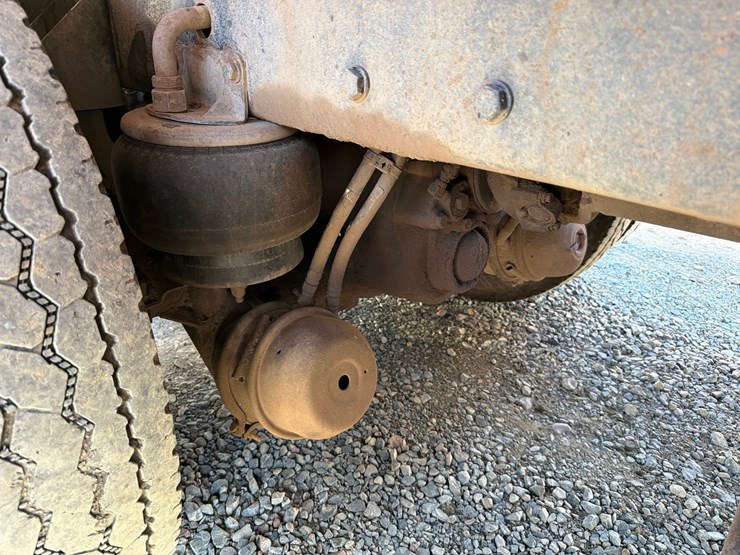 2016-kenworth-t880-image-36
