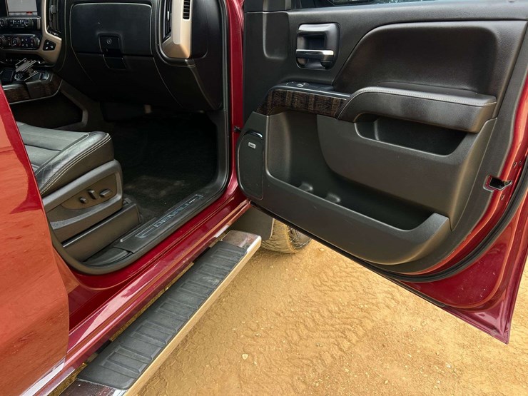 2014-gmc-sierra-1500-denali-image-30