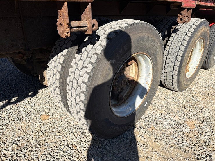 ford-l9000-image-115