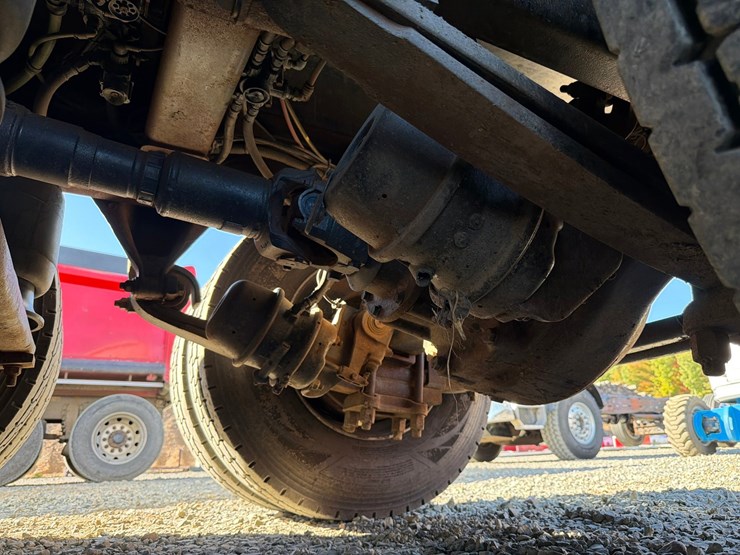 2018-western-star-4700-image-56