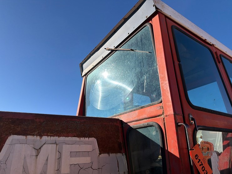 massey-ferguson-1135-image-16