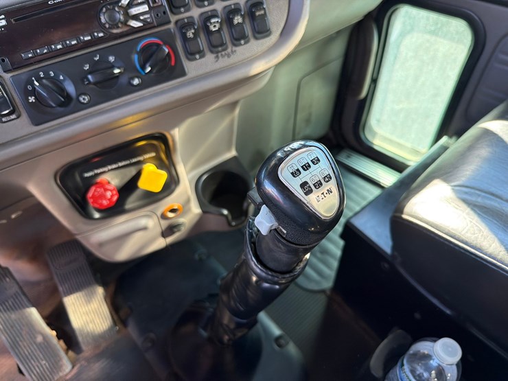 2019-peterbilt-367-image-60