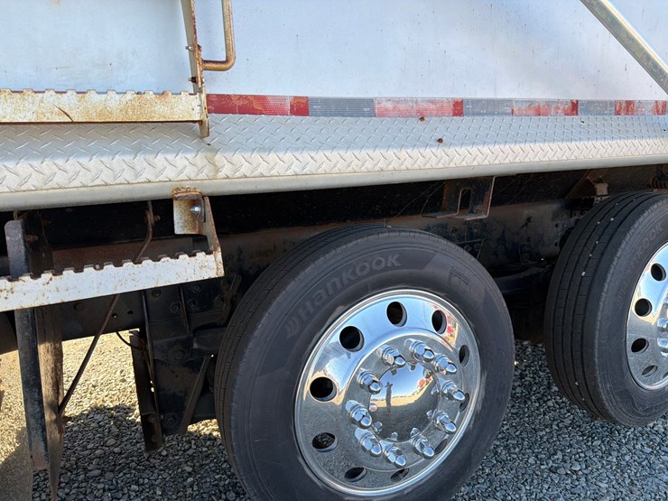 2018-western-star-4700-image-18