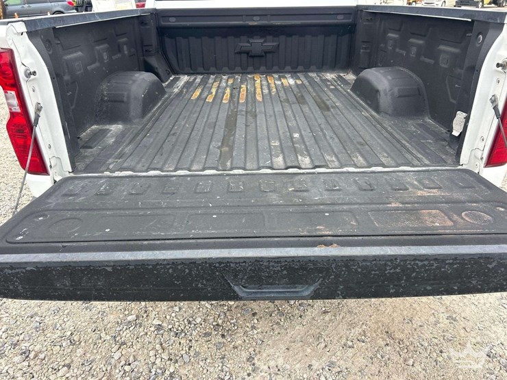 2022-chevrolet-silverado-2500-image-18