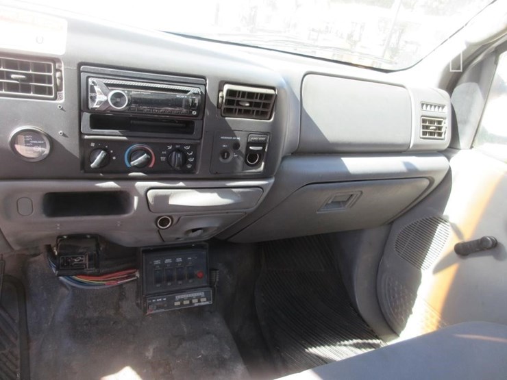 2003-ford-f550-image-7