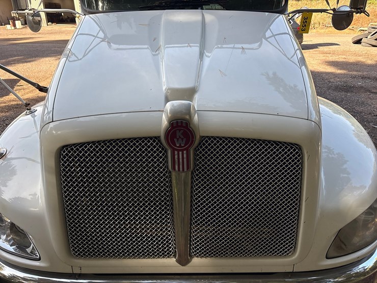 2013-kenworth-t370-image-29