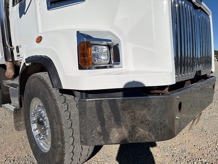 2018-western-star-4700-image-49