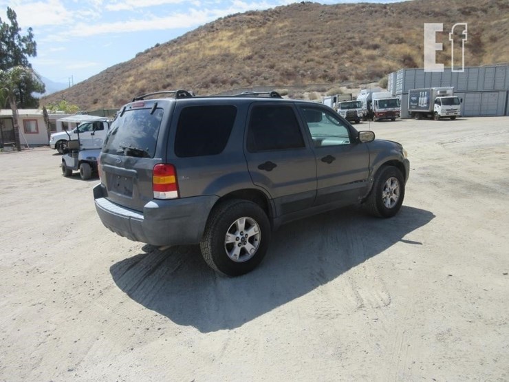 2005-ford-escape-xlt-image-3
