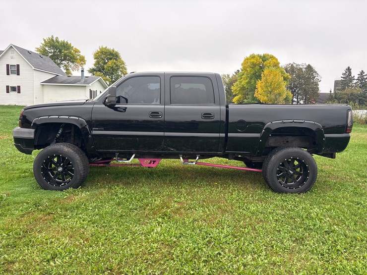 2003-chevrolet-2500-image-2