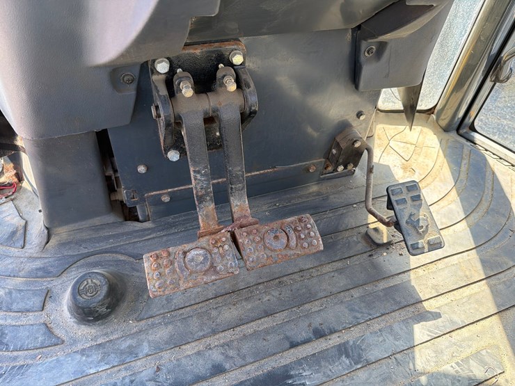 2005-deere-310sg-image-64