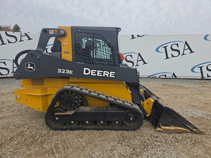 2018-deere-323d-image-6