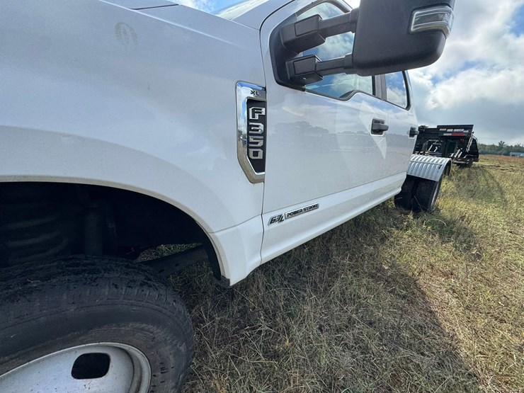 2019-ford-f350-xl-image-12